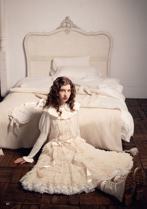 纯色小炸鸡连衣裙