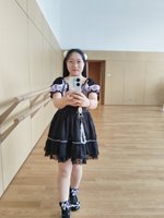 我感觉这件衣服不太适合我，要不要出呢？帮我出出主意