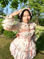 今天又和妈妈穿裙子出去了,活力鼠鼠才刚到不久