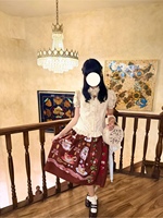 在草莓种植园里野餐！