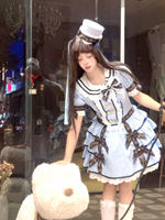 夏天就是要穿点海军风的小裙子呀