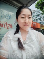 穿圣诞g去唱歌