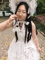 哈哈，我们四个 也是成功带上我妈和小侄一起穿洛丽塔