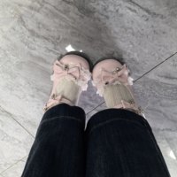 求种草粉色lo裙300-400配这种鞋子