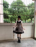东京下雨,淋湿lo裙
