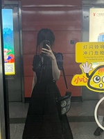 灵魂与暗影交缠共生