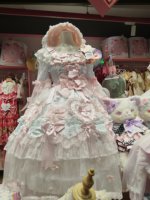 和小蛋糕一起出去玩，好开心呀！
