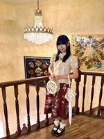 在草莓种植园里野餐！