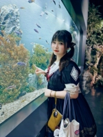 现在正是穿草叔家塞纳河畔的好时候