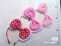 想问问这个裙子的粉丝和围裙的粉色实物色差大不大呀