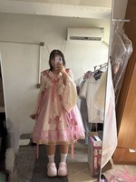 哪个颜色上身好看一点啊