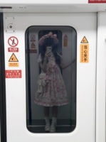 好想穿lo去上课