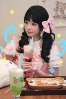 挑战把条纹草莓穿出古早味！🍓