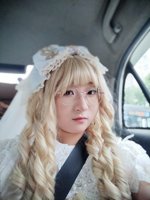 又穿永恒之心去茶会了，不过是蓝色