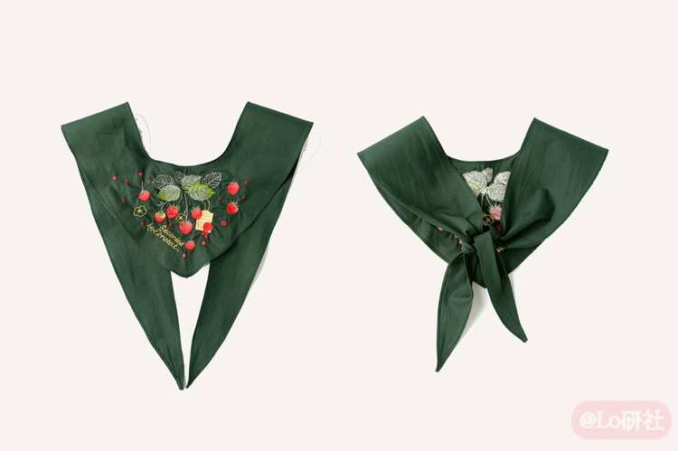草莓刺绣领巾