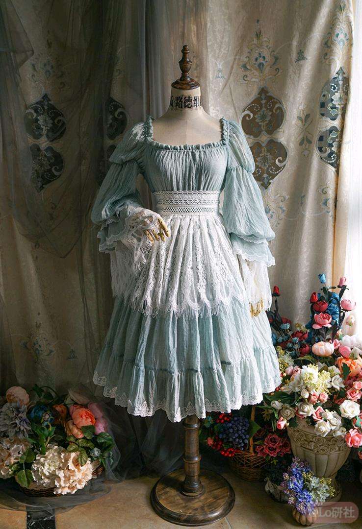 under the rose 衬裙