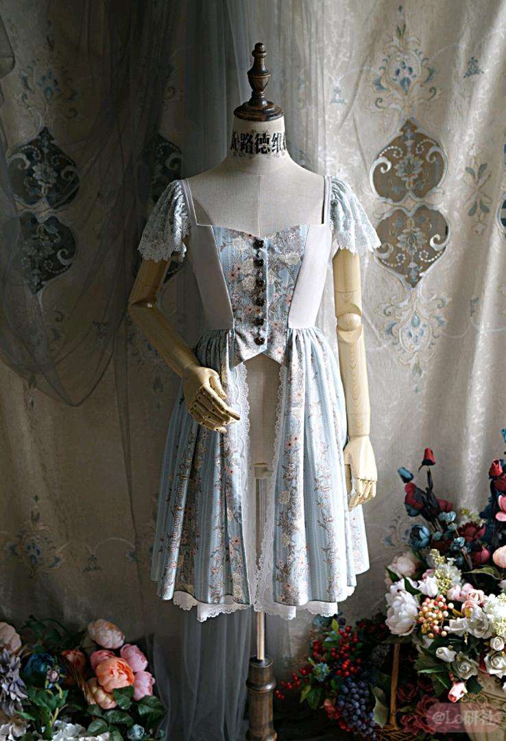 under the rose 罩裙