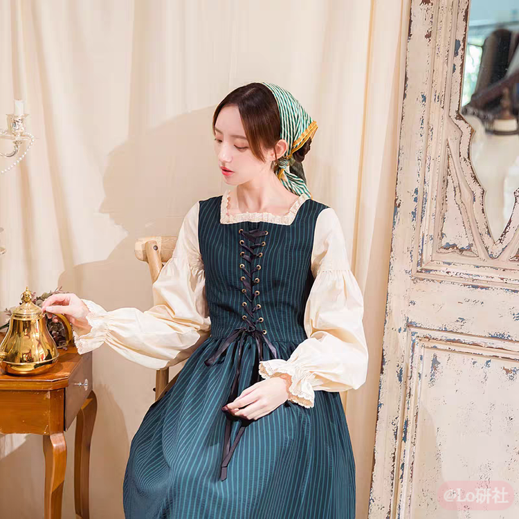 阿尔卑斯复古长袖连衣裙