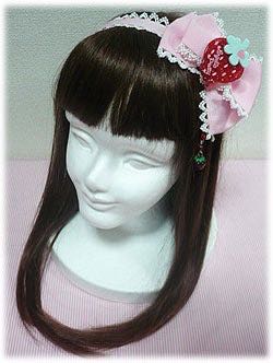 Strawberry-chan Brooch Ribbon Head Bow（2008）