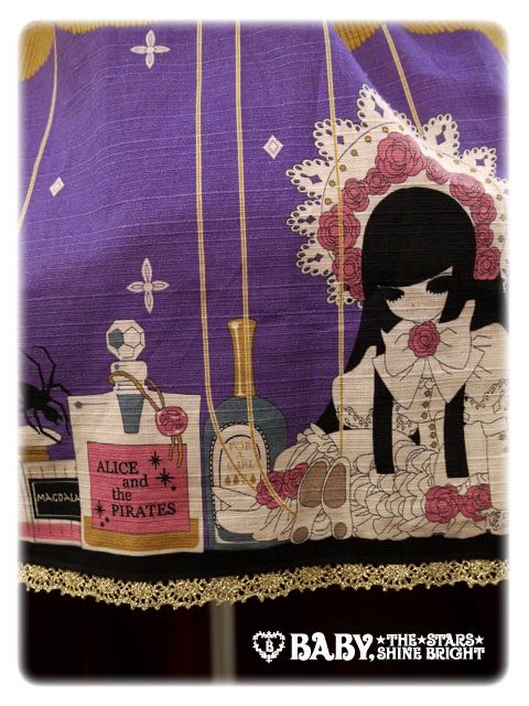 中村印花Marionette in My Closet Room