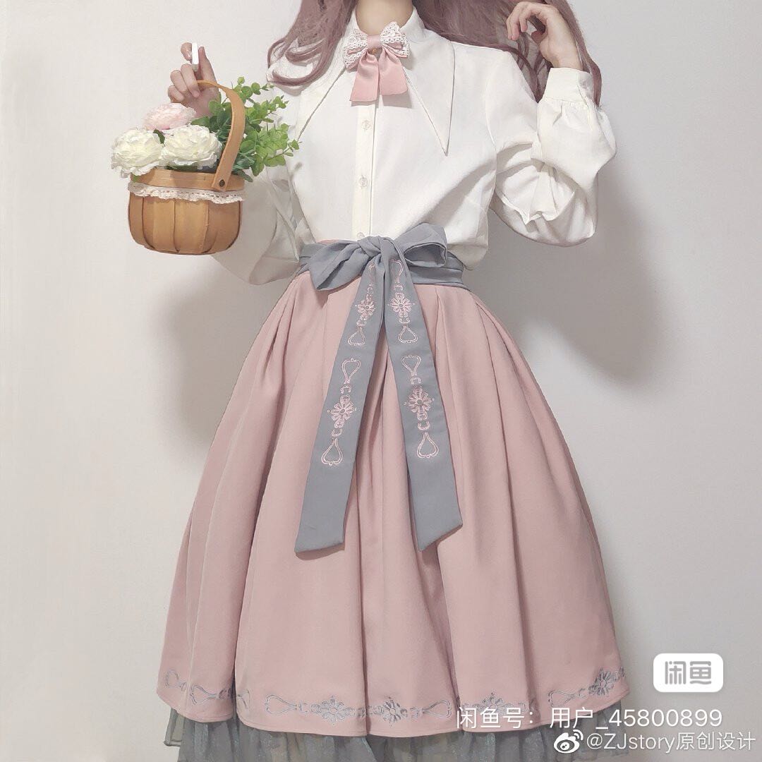 白鹿云歌2.0 汉元素刺绣SK半裙