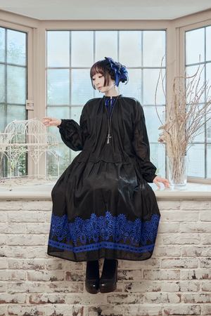 十字架皇冠刺绣教袍OP