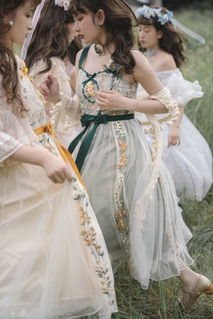 莫妮卡的花园（2023）