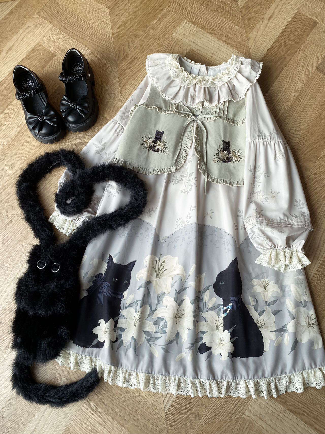 黑猫与百合